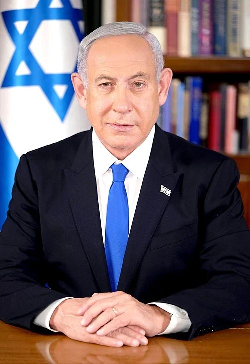 Melalui pernyataan resmi, Islamic Revolutionary Guard Corps (IRGC) menyatakan akan terus memburu Netanyahu. Pernyataan itu disampaikan dengan bahasa yang sangat keras.